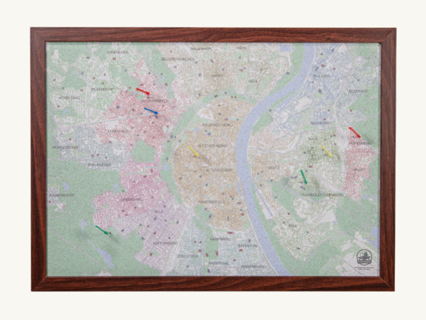 Plattenjagd_Karte 1 Korkkarte von Köln mit markierten Tischtennisplatten und Fähnchen